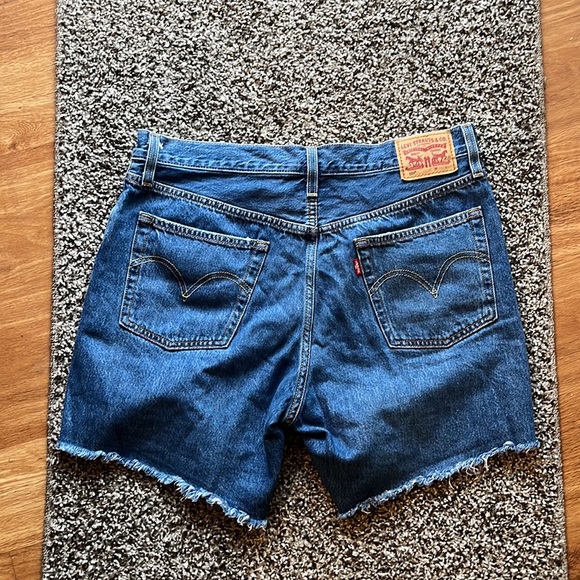 Levi’s 501 original cutoff Jean shorts - Picture 2 of 5